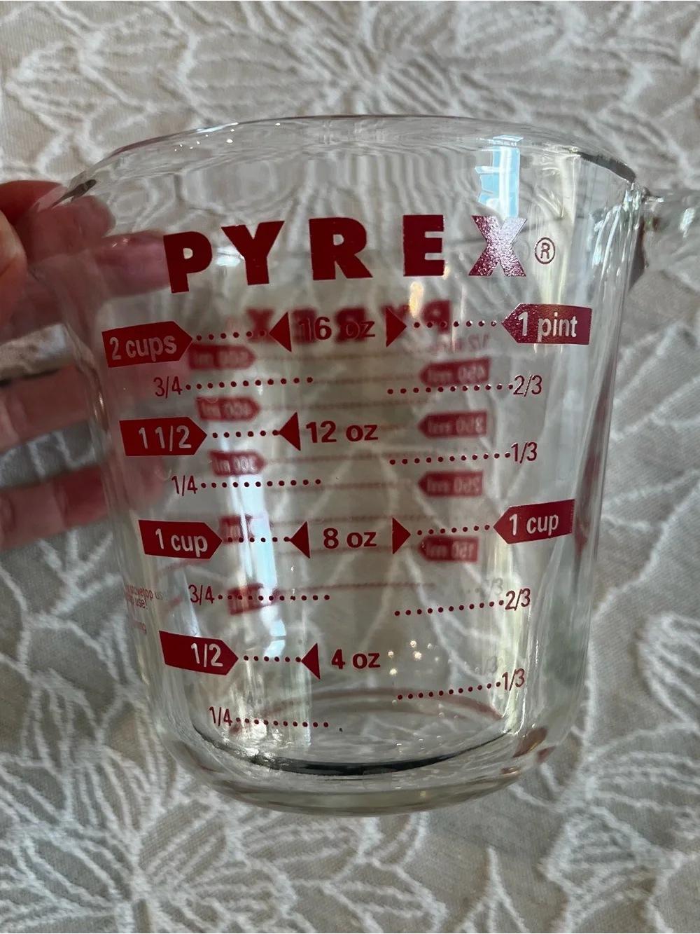 Vintage Pyrex Glass Measuring Cup (2cups)